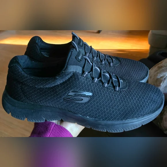 Sz 9 Women's SKECHERS SUMMITS-COOL Classic Slip-on Black Shoes - Picture 3 of 8